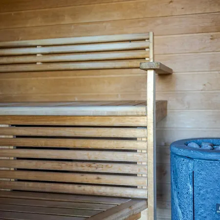 Chalet Luxueux Avec Sauna Et Hammam Et Jacuzzi 木屋 莱斯克伦斯